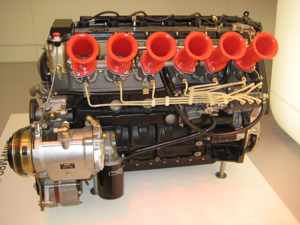BMW_Engine_M88_from_a_M1.jpg