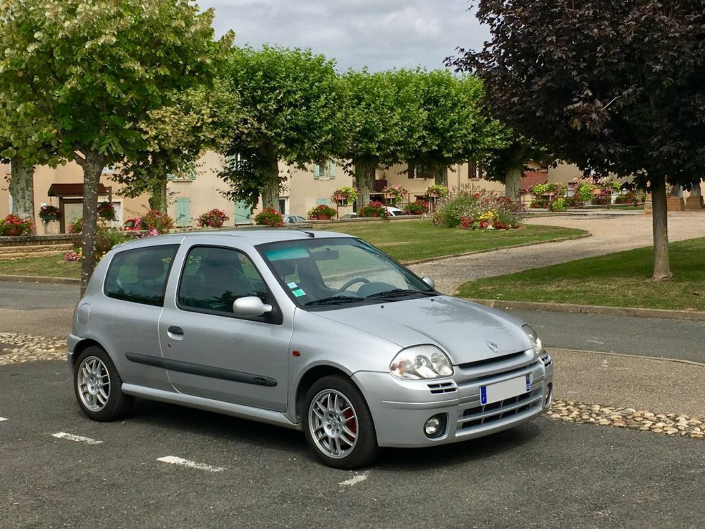 clio-rs-2-ph1-a-vendre-gris-titane-3.jpg