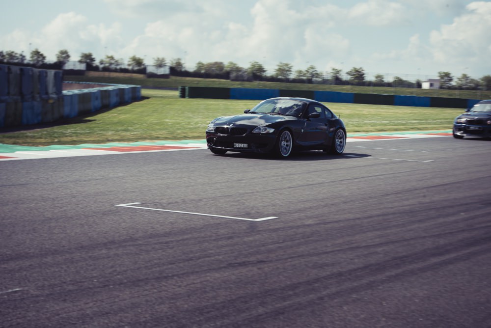 bmwz4-2.thumb.jpg.5111f5615a2ae384f6a0f2c57093c579.jpg