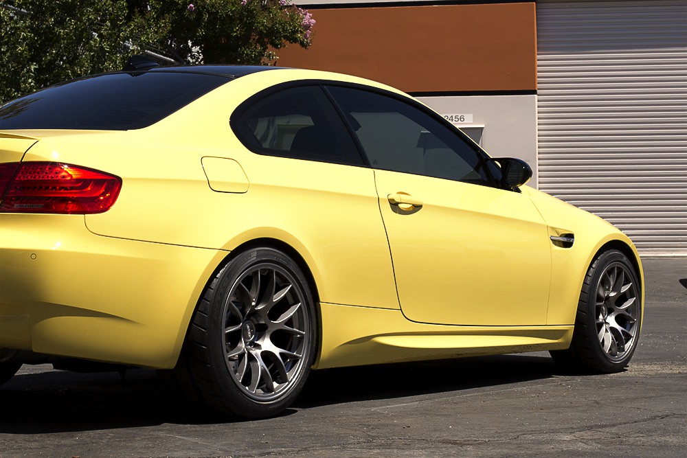 1664291681_M3yellowapex18anthracite.jpg.97cb20786e1f2582213cec705ae60f01.jpg