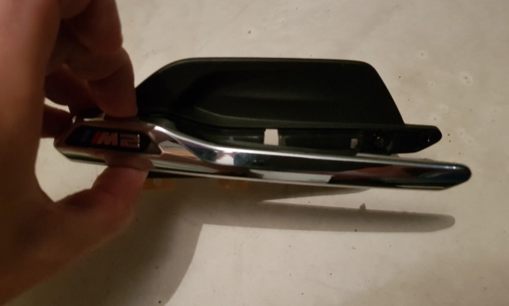 524782175_grillelaterale03.thumb.jpg.55183bf747f1265c608bc5679698e9da.jpg