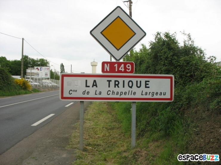 panneau-la-trique.jpg.50edac62ca89a11045ae6176c70b84c1.jpg