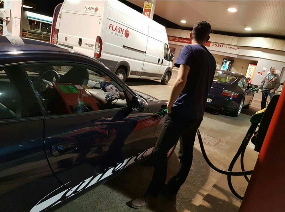 Porsche 2.jpg