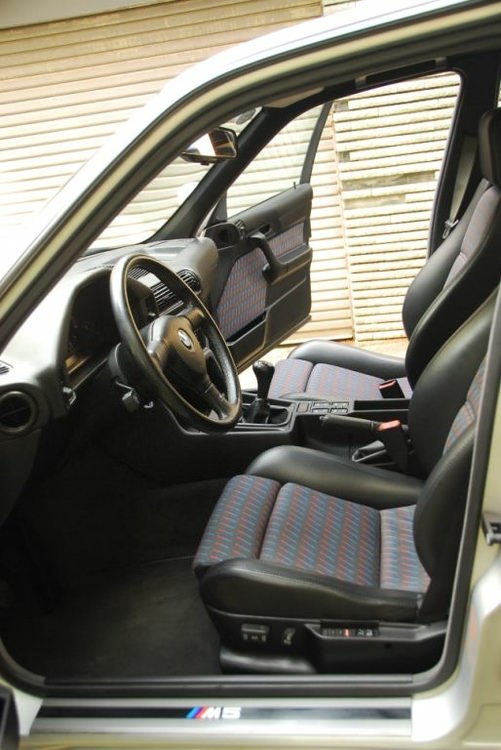 BMW-E34-M526.thumb.jpg.3bab72378573842815fa080e7a99941f.jpg