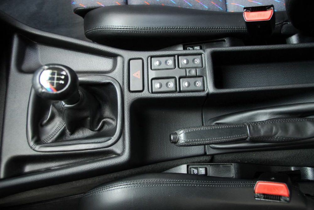 BMW-E34-M541.thumb.jpg.5a8955f90e4727b6e322301df2ba1fc7.jpg