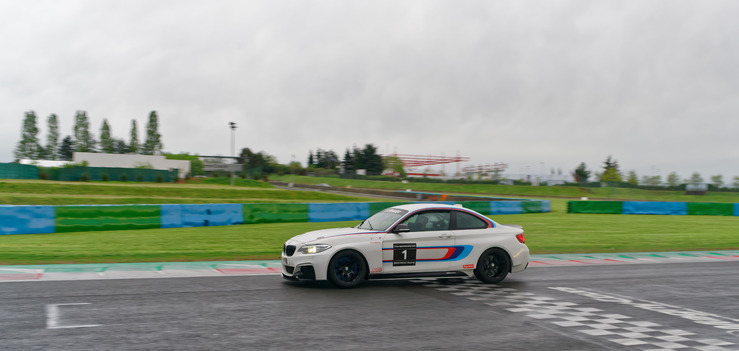 BMW M235i Racing