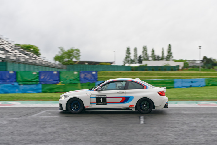BMW M235i Racing