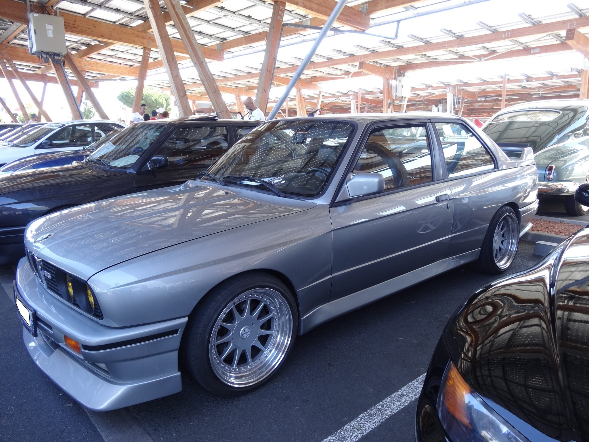 M3e30-gris2.JPG