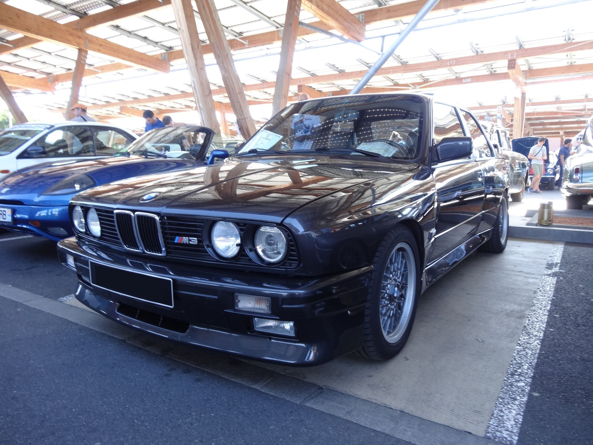 M3e30-noir.JPG