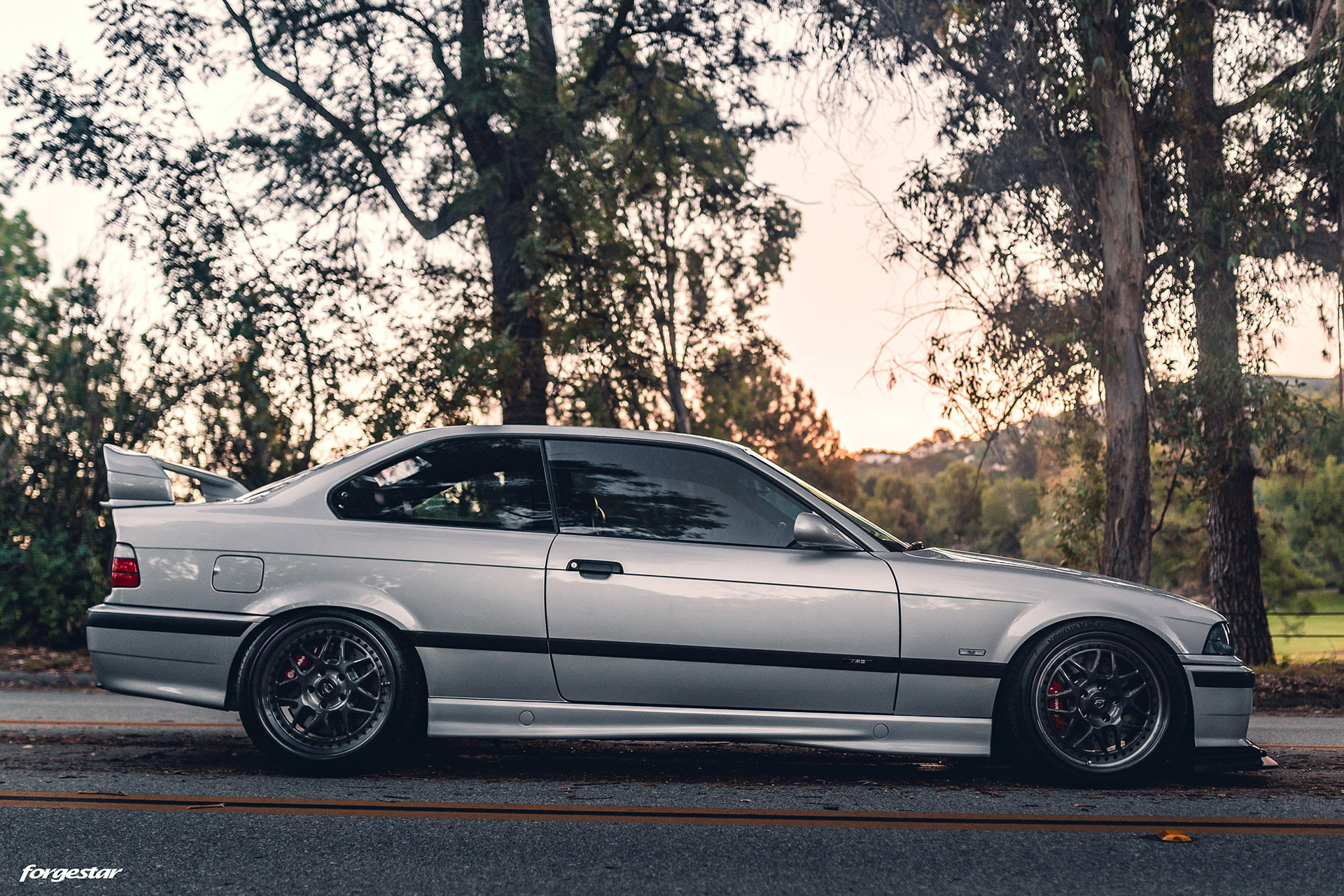arctic-silver-metallic-bmw-e36-m3-lightweight-aftermarket-forgestar-wheels-a.jpg