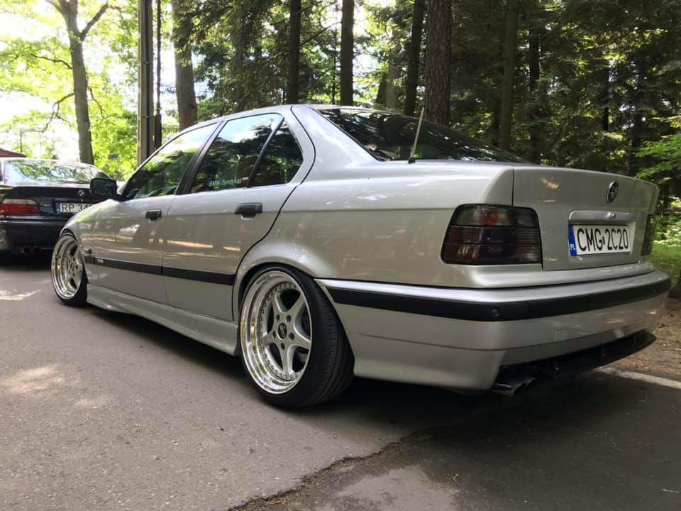 17750023319_1a5db832cc_h.jpg
