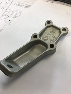 PIECE M3 E30.JPG