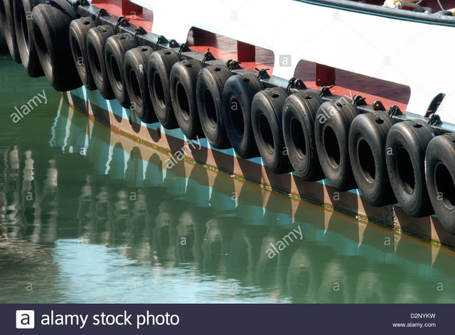 tyres-tires-as-fenders-on-side-of-tug-boat-in-portsmouth-harbour-hampshire-D2NYKW.thumb.jpg.9c4dfe45ca1ed535eb6e72f9e0227ecb.jpg
