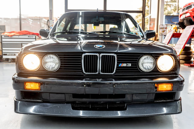 1990_bmw_m3_1584049902cfcd21990_bmw_m3_1584049901565ef66e7dff9f98c2633873-ef89-4c8e-b3f8-1e5aeeb30b84-jS0yJ6.jpg