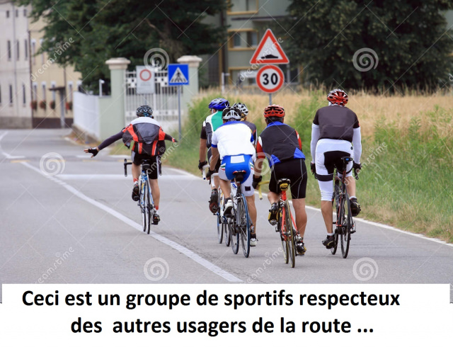 groupe-de-cycliste-31973134.jpg