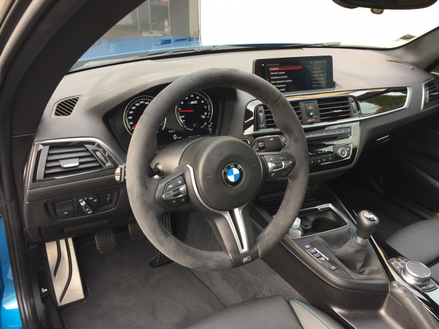 BMW M2 C int.jpg