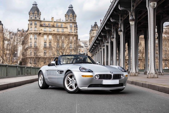 2001_bmw_z8_-_straderial_motorcars_paris_-_2-min.jpg