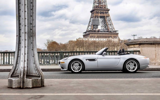 2001_bmw_z8_-_straderial_motorcars_paris_-_4-min.jpg