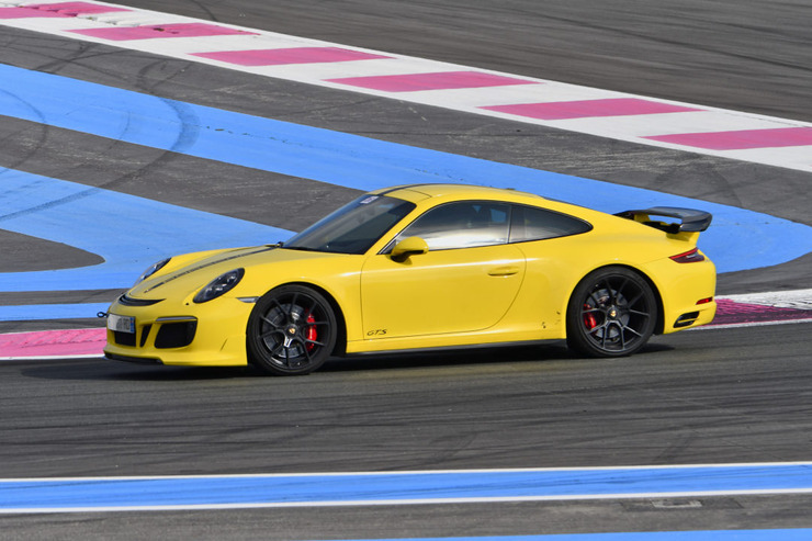 911 GTS Jaune_1.jpeg