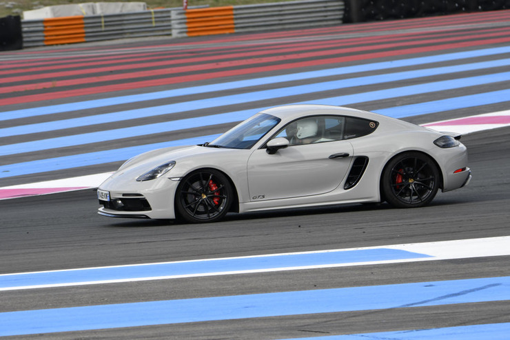 718 Cayman GTS Craie_1.jpeg