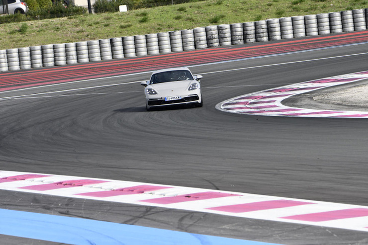 718 Cayman GTS Craie_3.jpeg