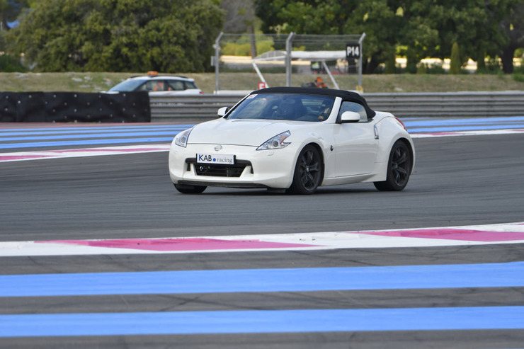 Nissan 370Z Cab_2.jpeg
