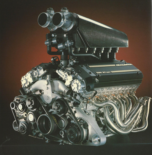 McLaren-F1-moteur-BMW-V12.jpg