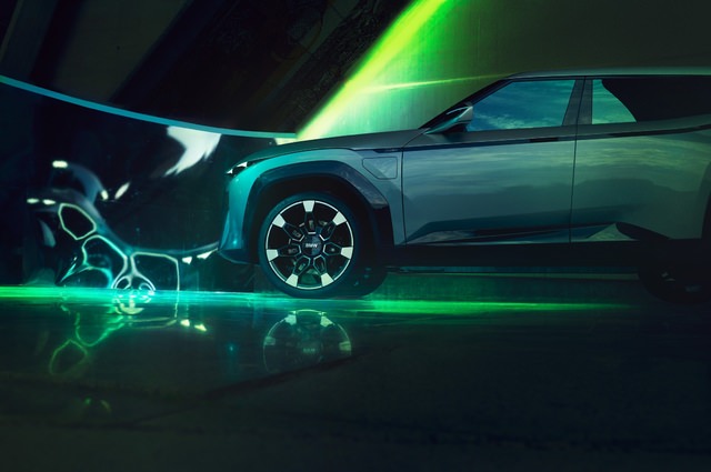 bmw-concept-xm-g09-P90445520.jpg