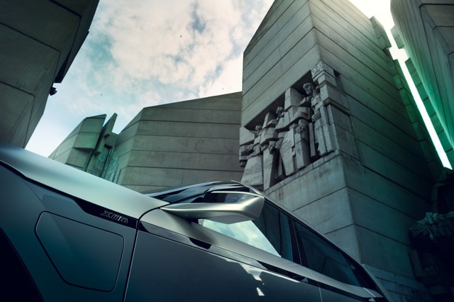 bmw-concept-xm-g09-P90445527.jpg