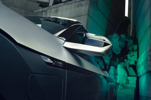 bmw-concept-xm-g09-P90445528.jpg