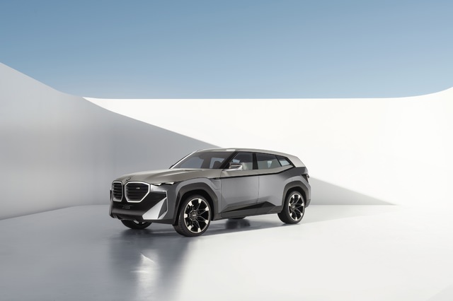 bmw-concept-xm-g09-P90445541.jpg