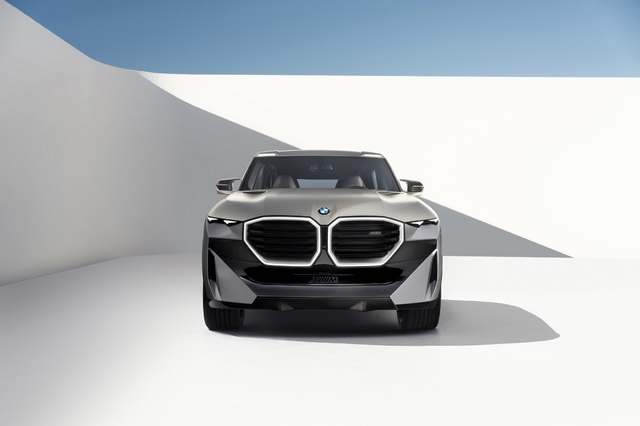 bmw-concept-xm-g09-P90445542.jpg