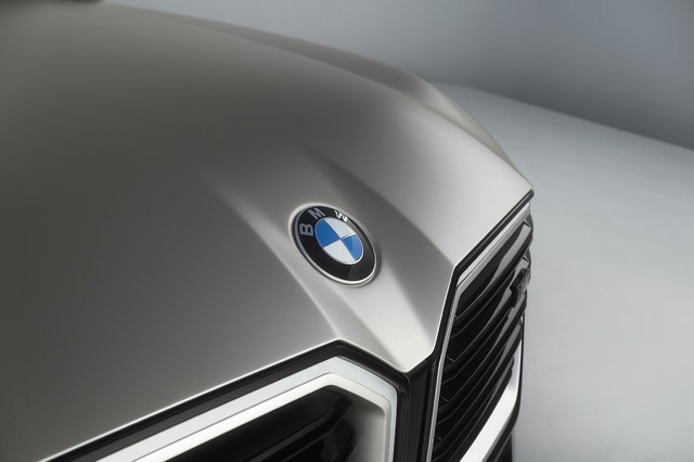 bmw-concept-xm-g09-P90445546.jpg