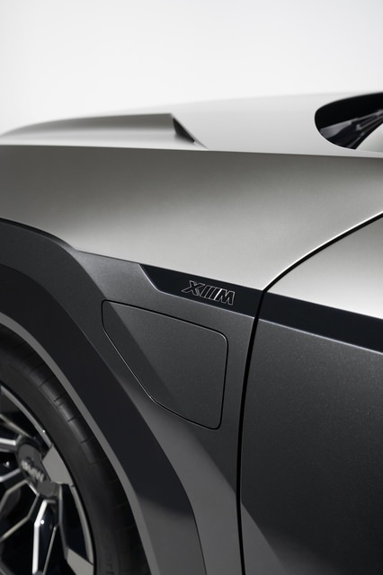 bmw-concept-xm-g09-P90445547.jpg