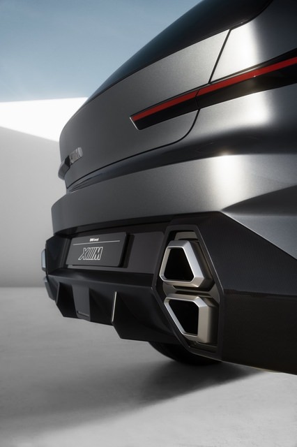 bmw-concept-xm-g09-P90445549.jpg