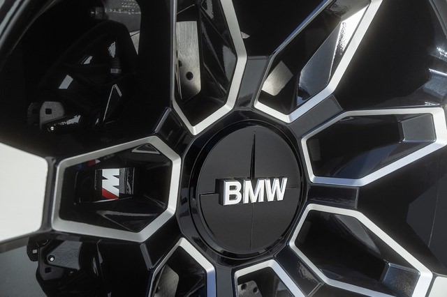 bmw-concept-xm-g09-P90445550.jpg