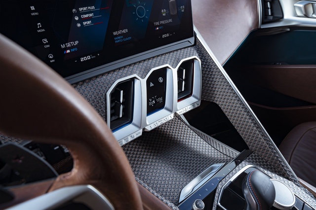 bmw-concept-xm-g09-P90445555.jpg