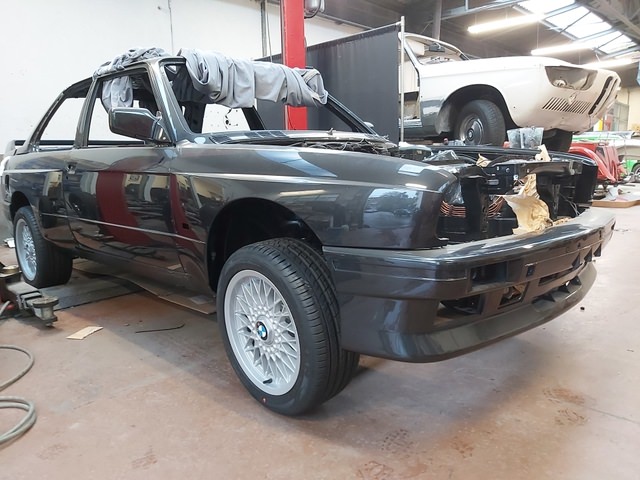 m3 e30 sur roue.jpg