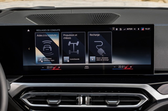 bmw_i4_mineral_white_76.jpg