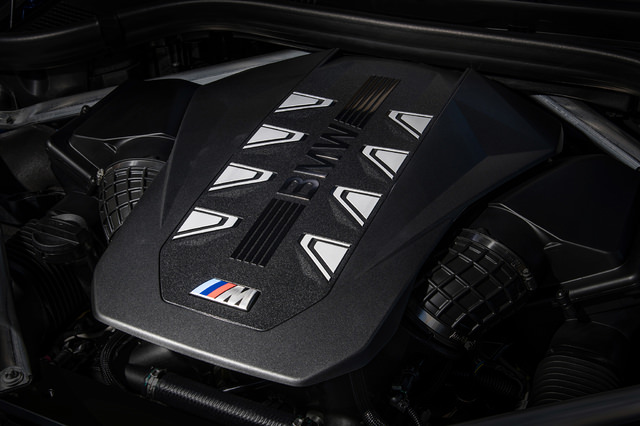 P90457485_highRes_the-new-bmw-x7-m60i-.jpg