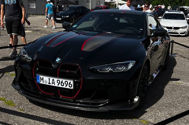 BMW-M4-CSL-G82-Schwarz-Live-Fotos-03.jpg