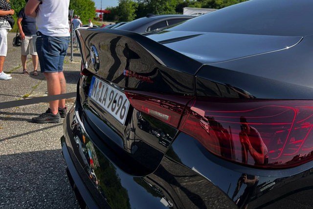 BMW-M4-CSL-G82-Schwarz-Live-Fotos-09.jpg
