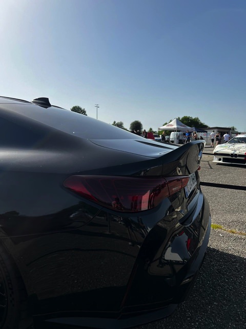 BMW-M4-CSL-G82-Schwarz-Live-Fotos-14.jpg