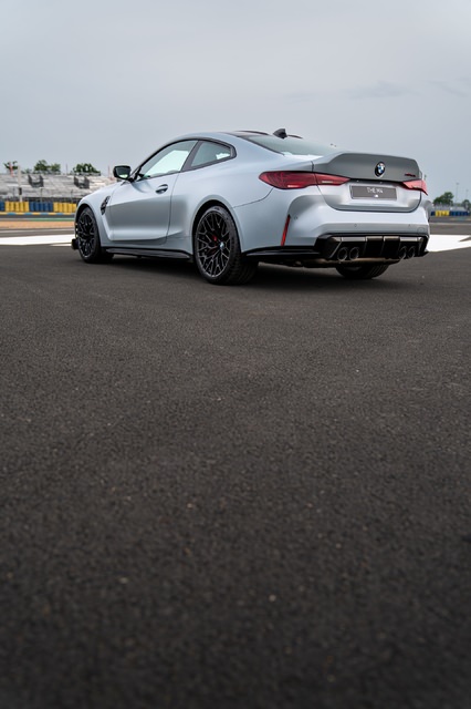 bmw-m4-csl-grey-17.jpg