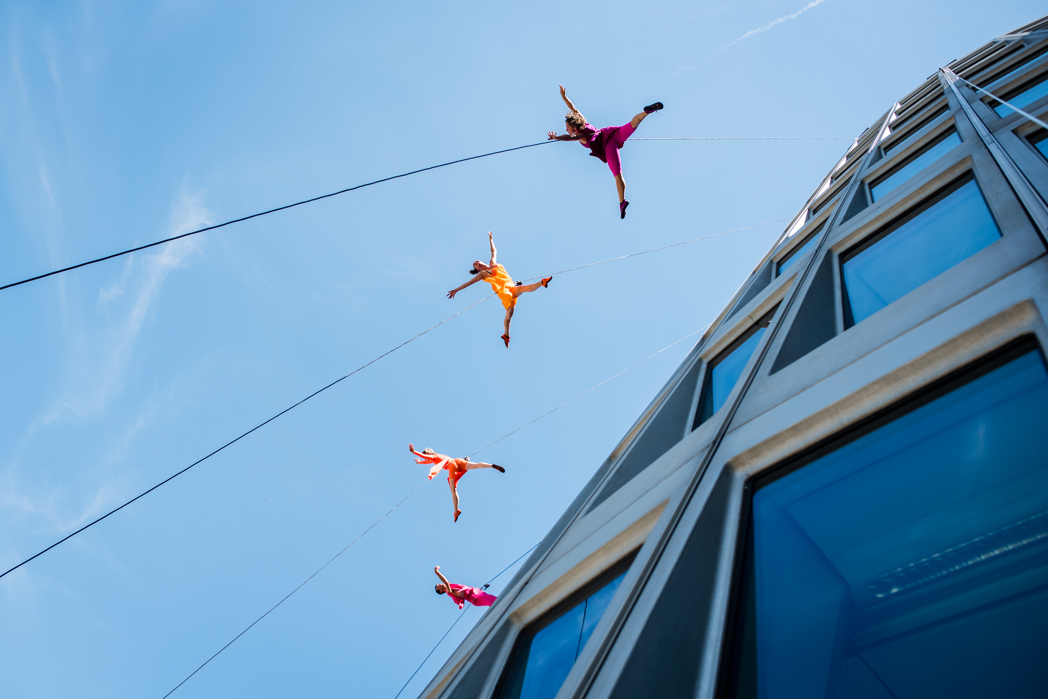 BANDALOOP Performance "Momentum Curve"