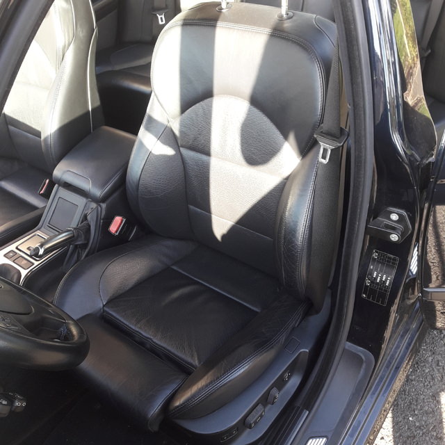 1061237303_BMWM5Albiinterieur2.thumb.jpg.4dca61e794fe3c1c330718c56c5449fe.jpg