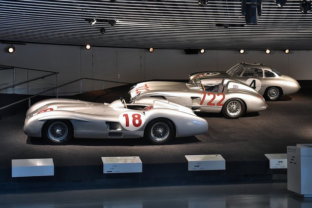 1041558344_20220809-Stuttgart-3-Mercedes(180)-HDR.thumb.jpg.05d20fa7d54227411ff9371833988aa7.jpg