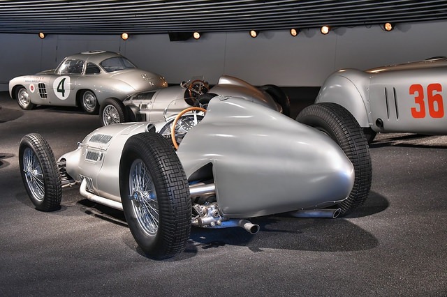 453922894_20220809-Stuttgart-3-Mercedes(171)-HDR.thumb.jpg.2fd4e19b6074b69d9c20ecd55f21884a.jpg