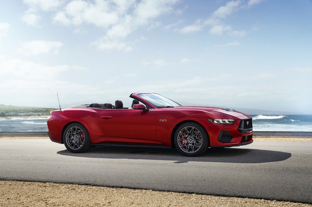 NEW_FORD_MUSTANG_12.jpg