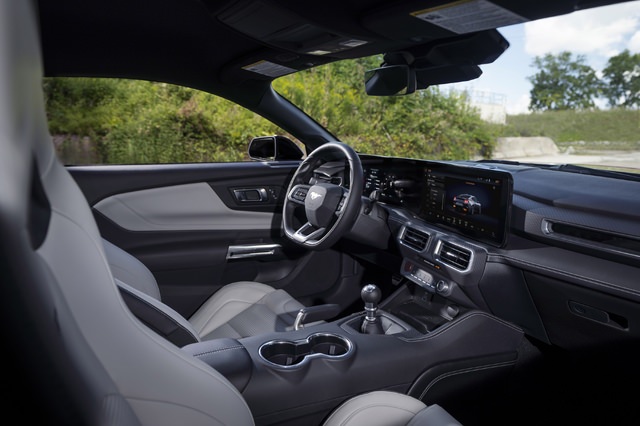 NEW_FORD_MUSTANG_24.jpg
